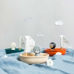 Plan Toys - Jouet de bain - Bateau garde côtière - Le Petit Zèbre